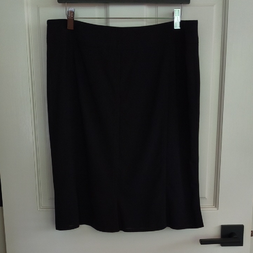 Akris Punto Black Wool Skirt, Size 12